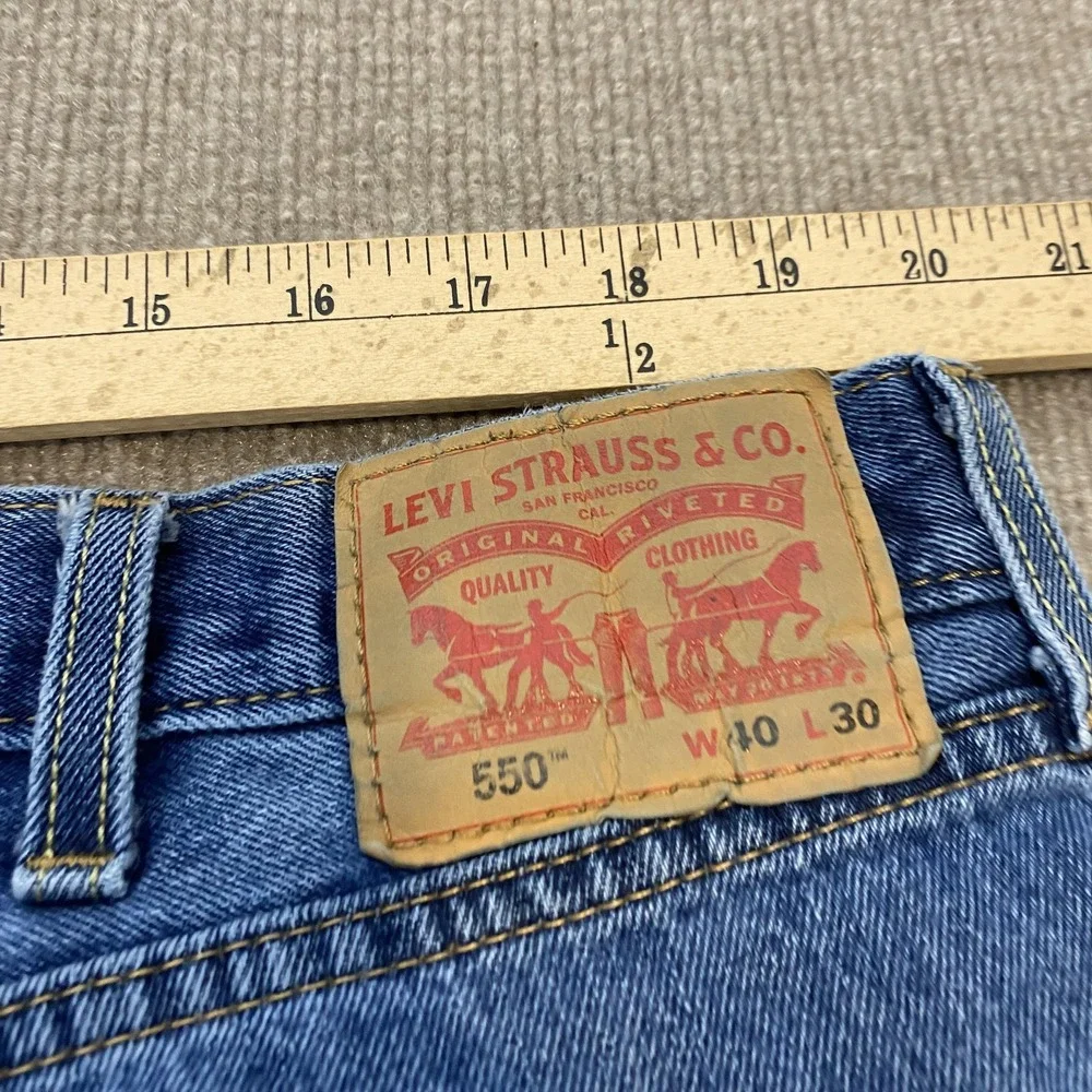 Levis Jeans Mens 40x30 Blue Medium 550 Relaxed Fit Tapered Leg Denim Dad Pants